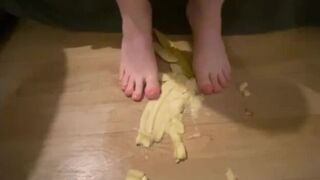 mes jolies pieds - porn video