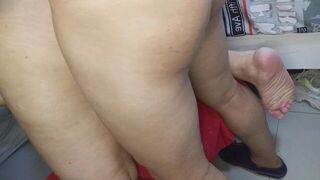 Old stepfather makes her have anal sex on the couch because her mother is not there - porn video